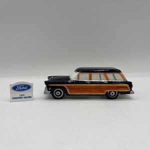 Dept 56 1998 Vintage Original Snow Village 1955 Ford Country Squire 56.54950 EUC